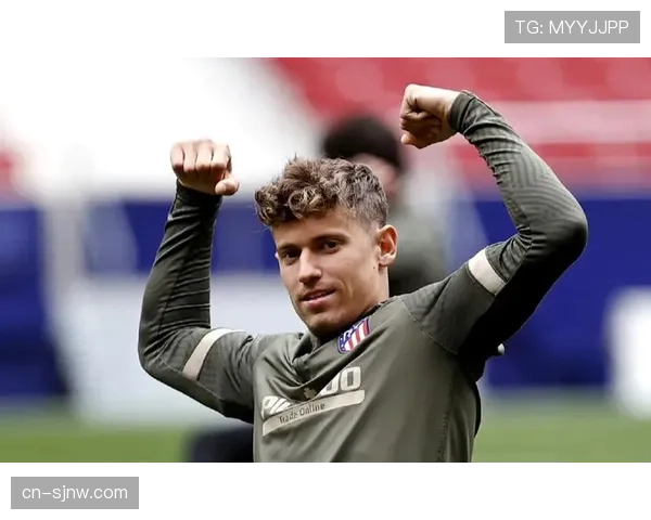 马科斯·略伦特改踢边翼卫后其助攻前插与VAR越位检查